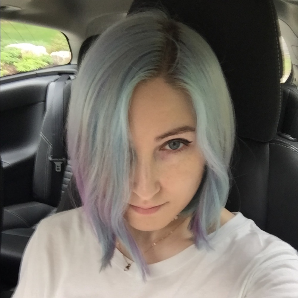 Meet your Posher, Emily